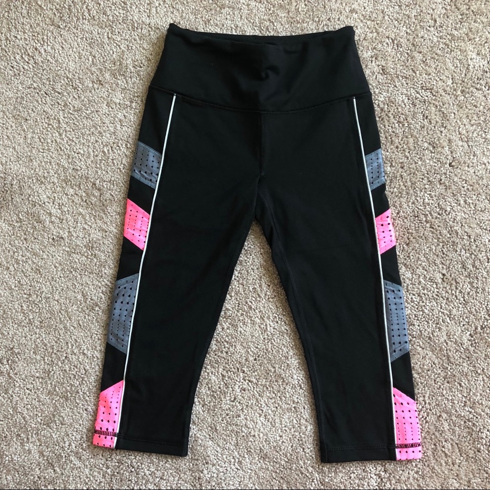 Victoria’s Secret Sport Cropped Leggings XS